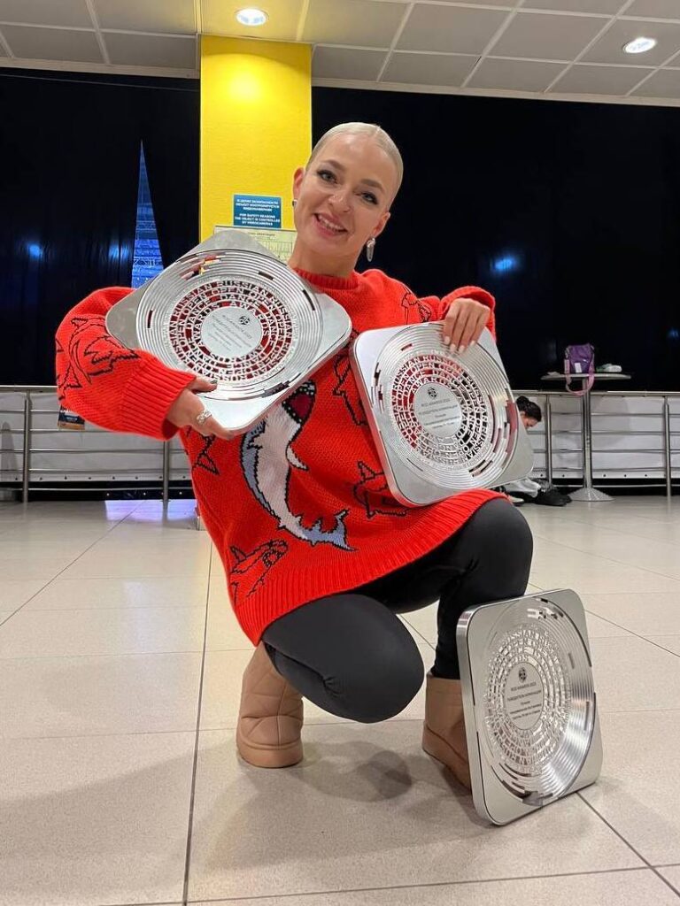 Рязанский коллектив завоевал 3 награды премии «RUSSIAN OPEN DANCE AWARDS» Рязанский коллектив завоевал 3 награды премии «RUSSIAN OPEN DANCE AWARDS» «RUSSIAN OPEN DANCE AWARDS» — событие федерального масштаба, первая в России танцевальная премия уровня «Грэмми».