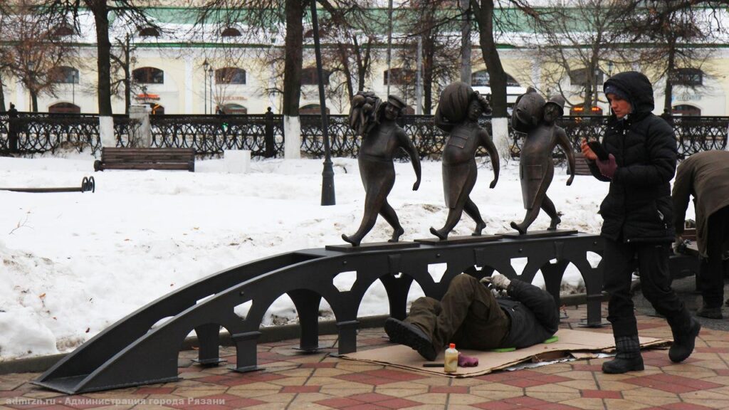 В центре Рязани установили арт-объект «Хлебная площадь» Объект удалось установить в центре Рязани благодаря реализации мероприятий федерального гранта по внедрению туркода центра города нацпроекта «Туризм и индустрия гостеприимства».