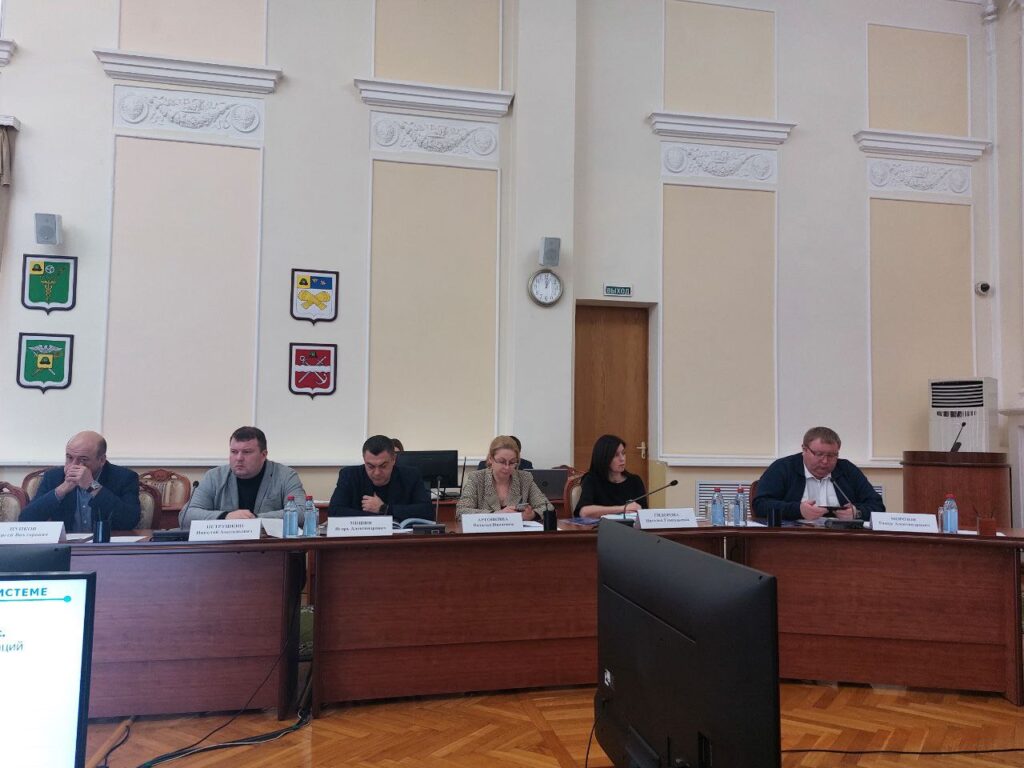 В Рязани прошло заседание совета по вопросам внедрения системы долговременного ухода В 2023 году рязанцы, в том числе родственники пожилых и людей с ограниченными возможностями здоровья, получили возможность освоить новую профессию «Помощник по уходу» и официально трудоустроиться.