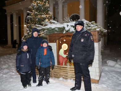 В Рязанской области Рождество в храмах встретили более 16,5 тысяч человек В Рязанской области Рождество в храмах встретили более 16,5 тысяч человек С 6 на 7 января праздничные богослужения прошли в регионе в 177 населённых пунктах в 238 храмах.