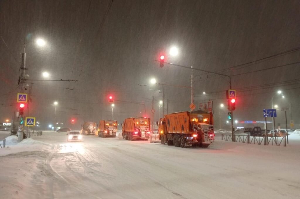 За ночь с улиц Рязани вывезли 4372 кубометра снега