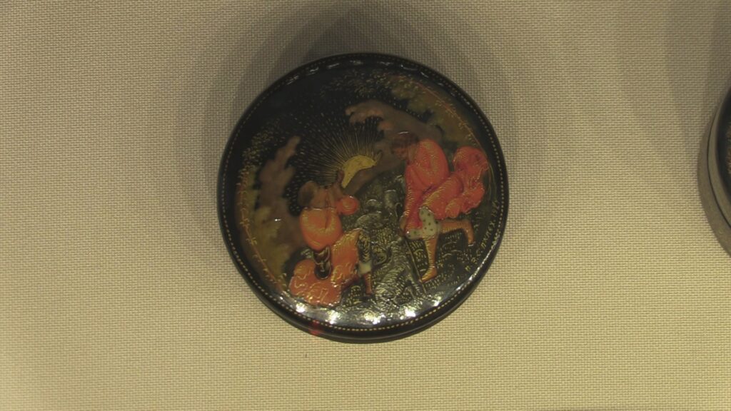 Лаковые миниатюры из Палеха представлены в экспозиции Рязанского художественного музея