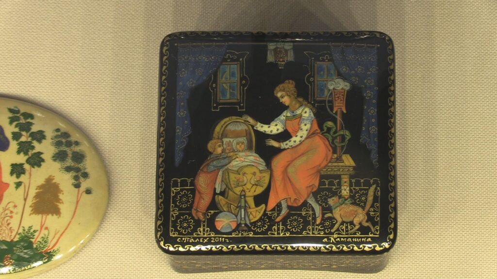 Лаковые миниатюры из Палеха представлены в экспозиции Рязанского художественного музея