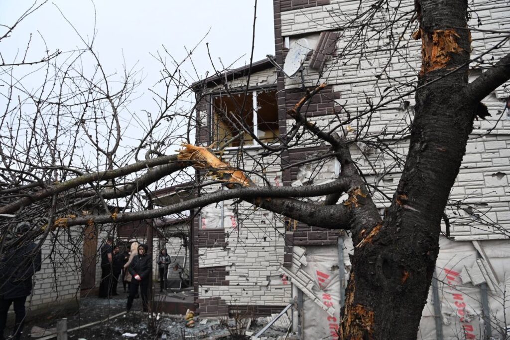 Губернатор: в Белгороде 5 человек погибли, 18 получили ранения Пост глава региона опубликовал в телеграм-канале.