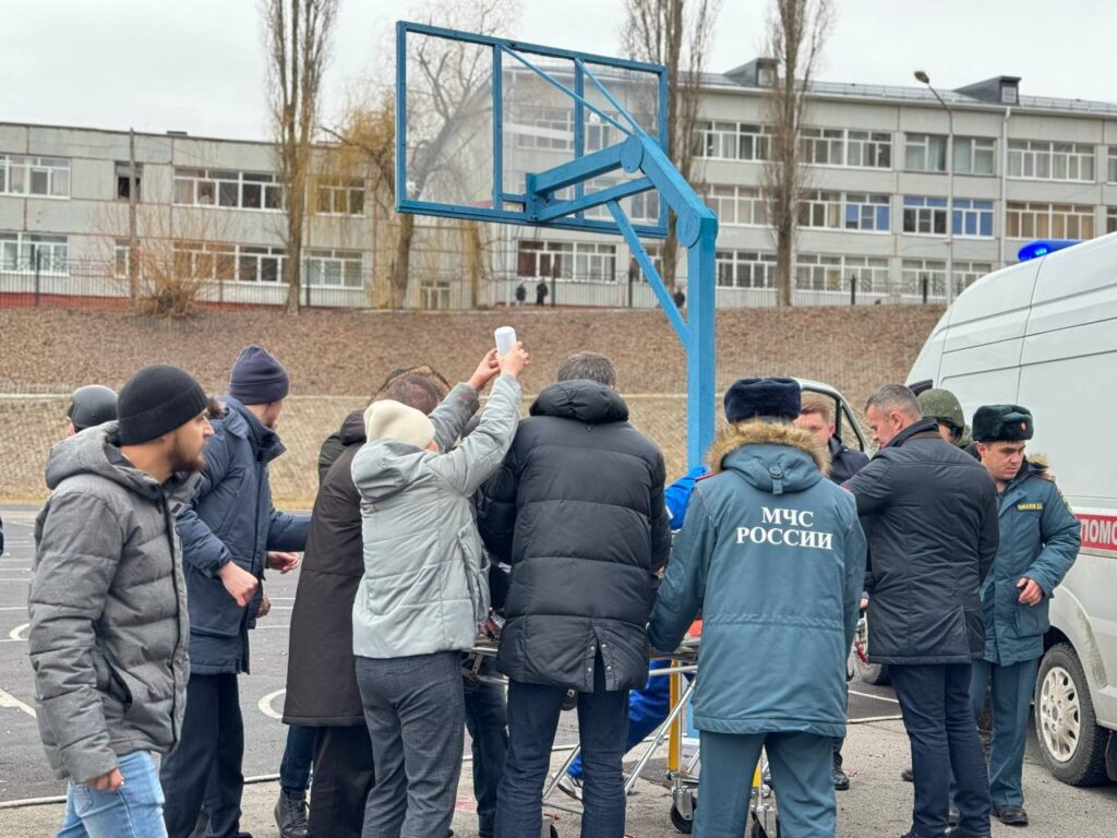 Губернатор: в Белгороде 5 человек погибли, 18 получили ранения Пост глава региона опубликовал в телеграм-канале.