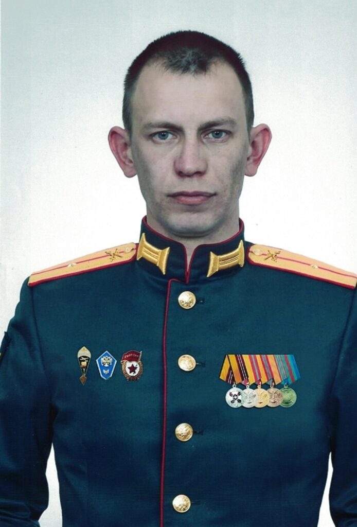 Выпускник Рязанского десантного училища Евгений Здор погиб на СВО Выпускник Рязанского десантного училища Евгений Здор погиб на СВО Евгений родился в Минусинске, учился в школе № 16, лицее № 7. После службы в армии принял решение учиться дальше и поступил в десантное училище в Рязани.