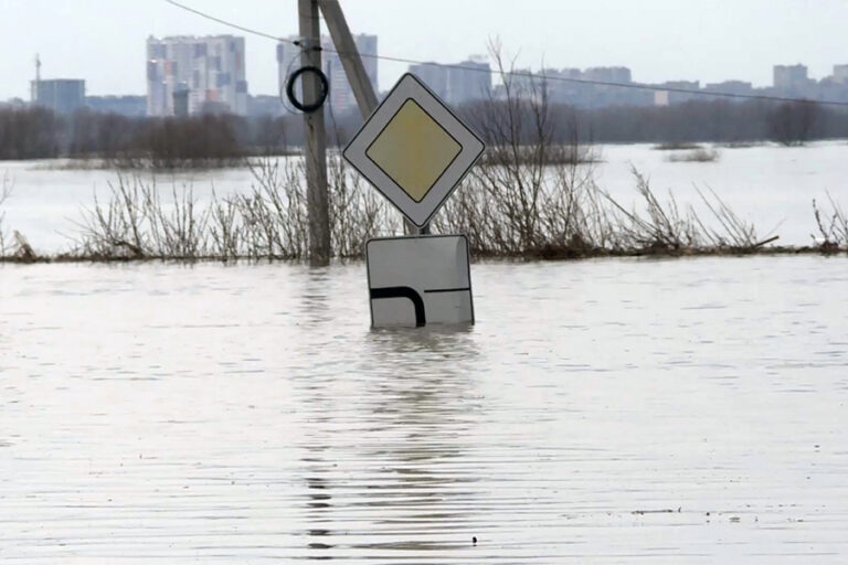 В выходные может быть затоплен участок дороги к селу Заокское