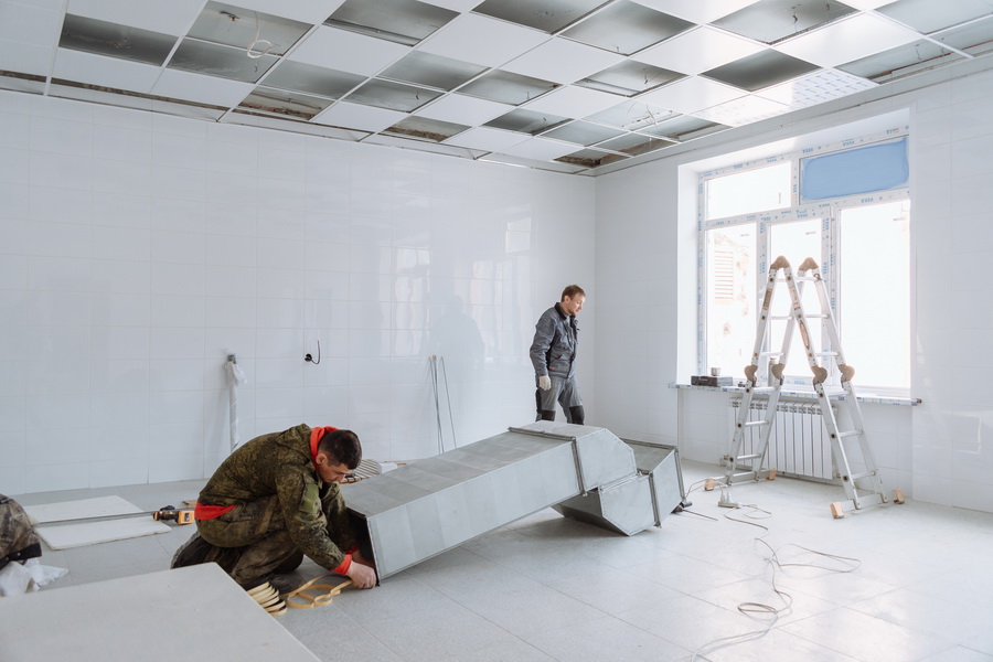 Депутаты Рязанской облдумы проверили ход ремонта в здании бывшего детского сада №122
