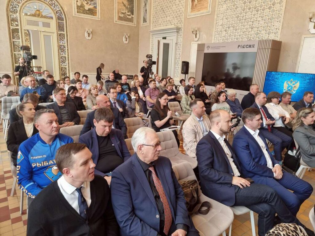 Дмитрий Беляев представил рыбатлон на выставке «Россия» Дмитрий Беляев представил рыбатлон на выставке «Россия» Это выступление, как, пожалуй, никакое другое в этот день, вызвало однозначный интерес у собравшихся