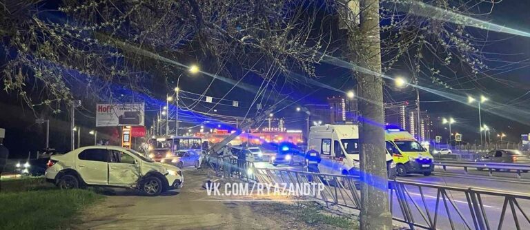 На Московском шоссе произошла жёсткая авария