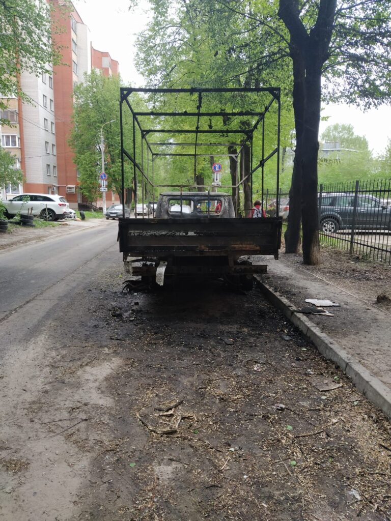 В МЧС сообщили подробности пожара в Рязани, уничтожившего «Газель»
