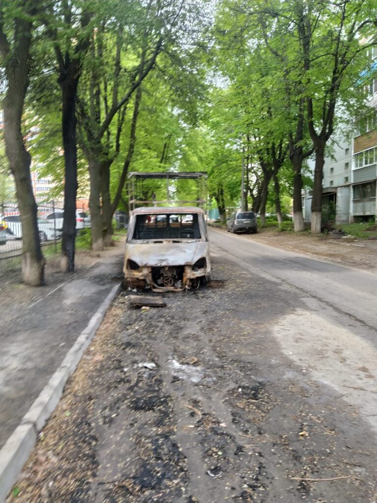 В МЧС сообщили подробности пожара в Рязани, уничтожившего «Газель»