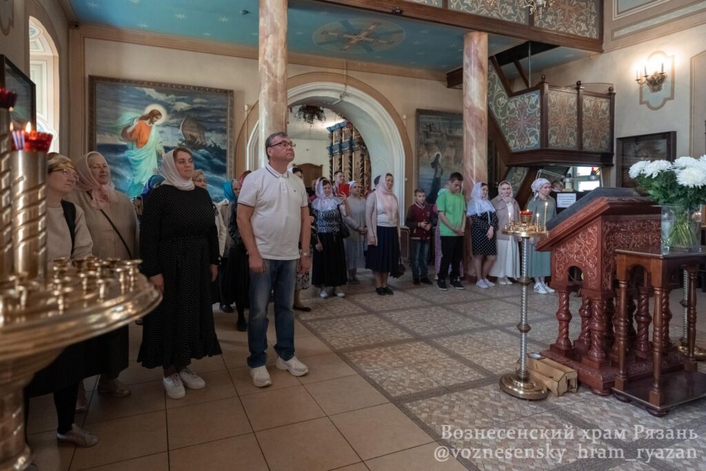 В Вознесенском храме Рязани совершили литургию на трех языках