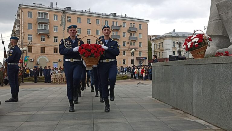 В Рязани 9 мая возложили цветы к Вечному огню