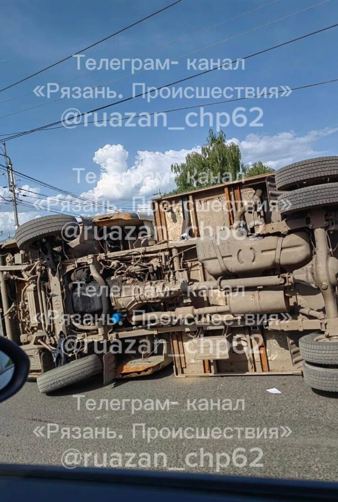 На Касимовском шоссе перевернулась «ГАЗель» На Касимовском шоссе перевернулась «ГАЗель» Всё случилось около остановки «Мясокомбинат».