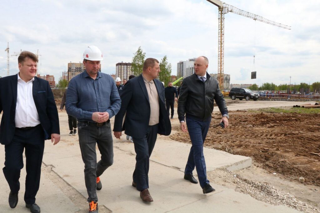 Артёмов прокомментировал строительство школы в Семчино