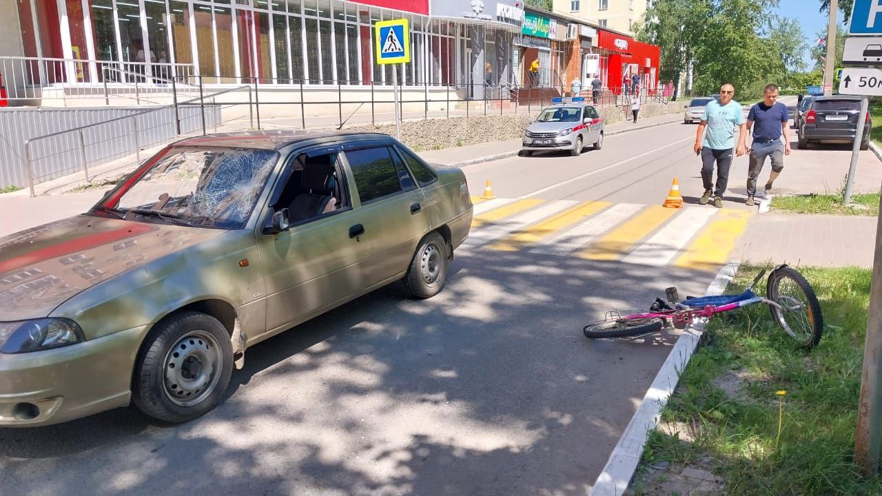 В Новомичуринске автомобиль сбил девочку на велосипеде