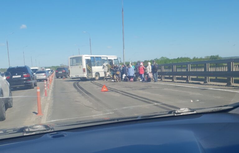 Автобус попал в ДТП на Солотчинском мосту под Рязанью