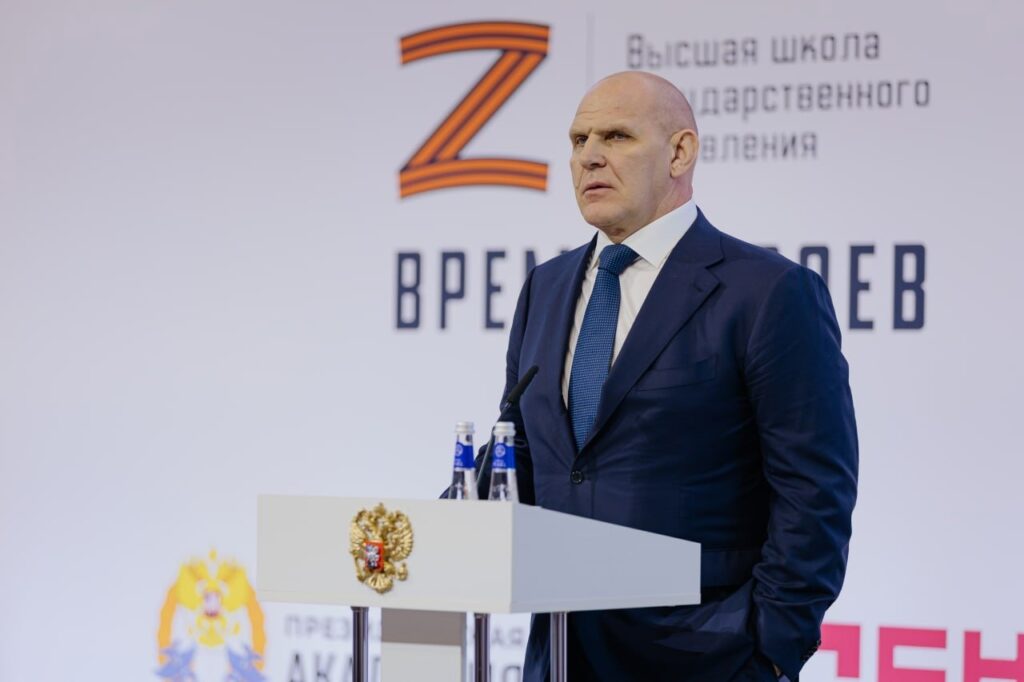 Первые участники программы «Время Героев» начали обучение Первые участники программы «Время Героев» начали обучение В первом потоке – 83 человека. Их ожидает 4 модуля, в которых они изучат структуру системы государственного управления, её функции, механизмы работы, нормативное обеспечение и особенности, которые необходимо учитывать на госслужбе.
