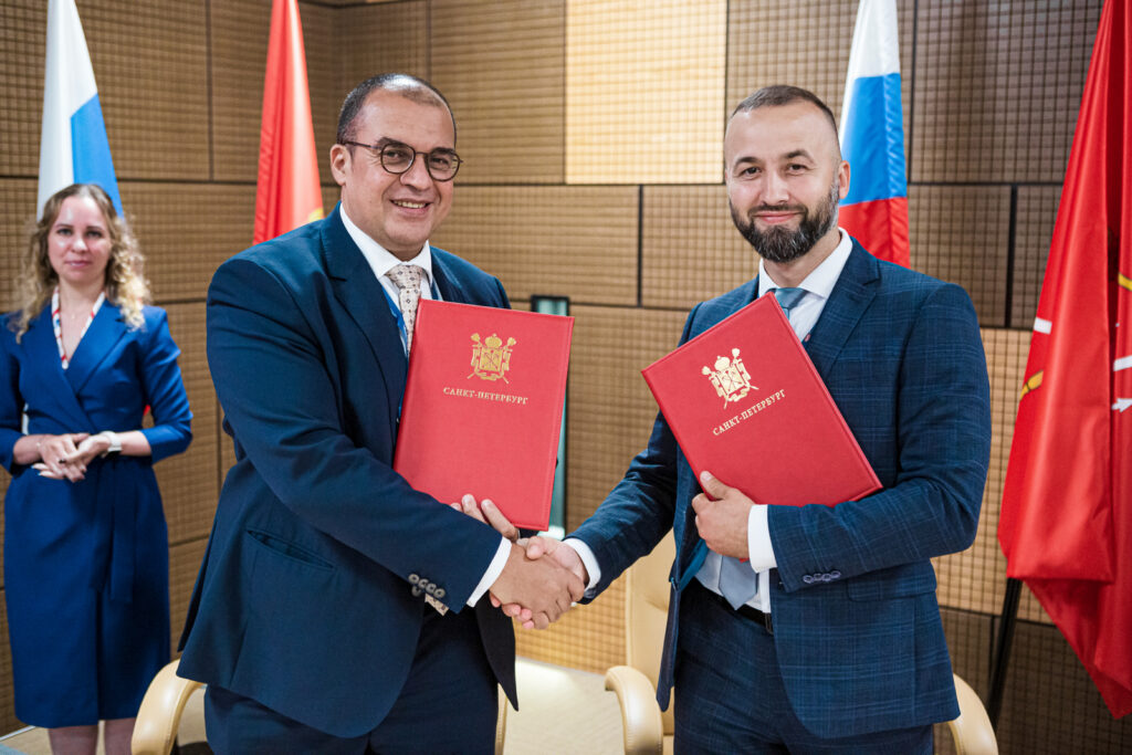 Корпорация развития Рязанской области подтвердила высокий уровень сервиса и качество работы с инвесторами Корпорация развития Рязанской области подтвердила высокий уровень сервиса и качество работы с инвесторами Рафаэль Хусяиншин вручил свидетельство о прохождении независимой оценки качества работы генеральному директору корпорации Вячеславу Несину.