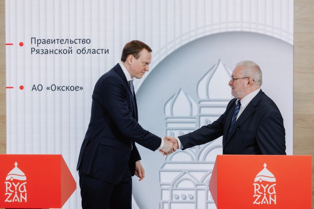 Павел Малков: Работаем на ПМЭФ-2024, подписали соглашения с инвесторами на 50 млрд рублей Павел Малков: Работаем на ПМЭФ-2024, подписали соглашения с инвесторами на 50 млрд рублей Церемония состоялась на площадке выставочного стенда Рязанской области в рамках Петербургского международного экономического форума.