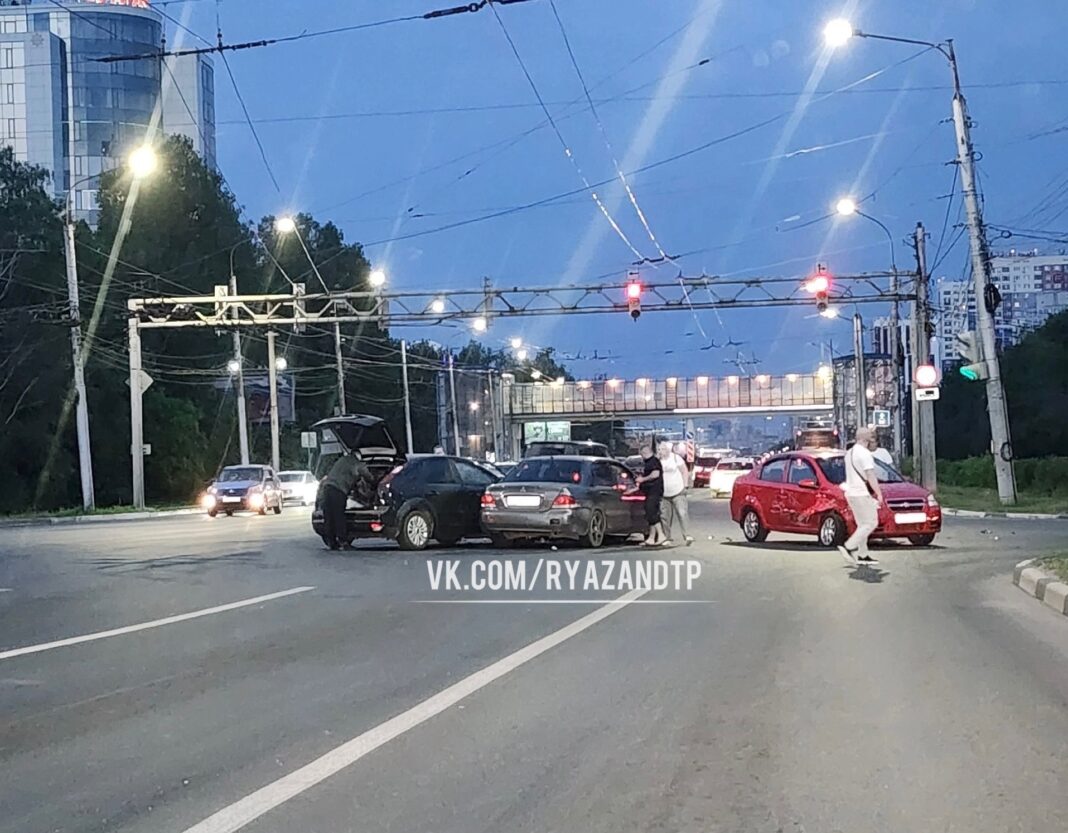 На Московском шоссе Рязани произошла массовая авария