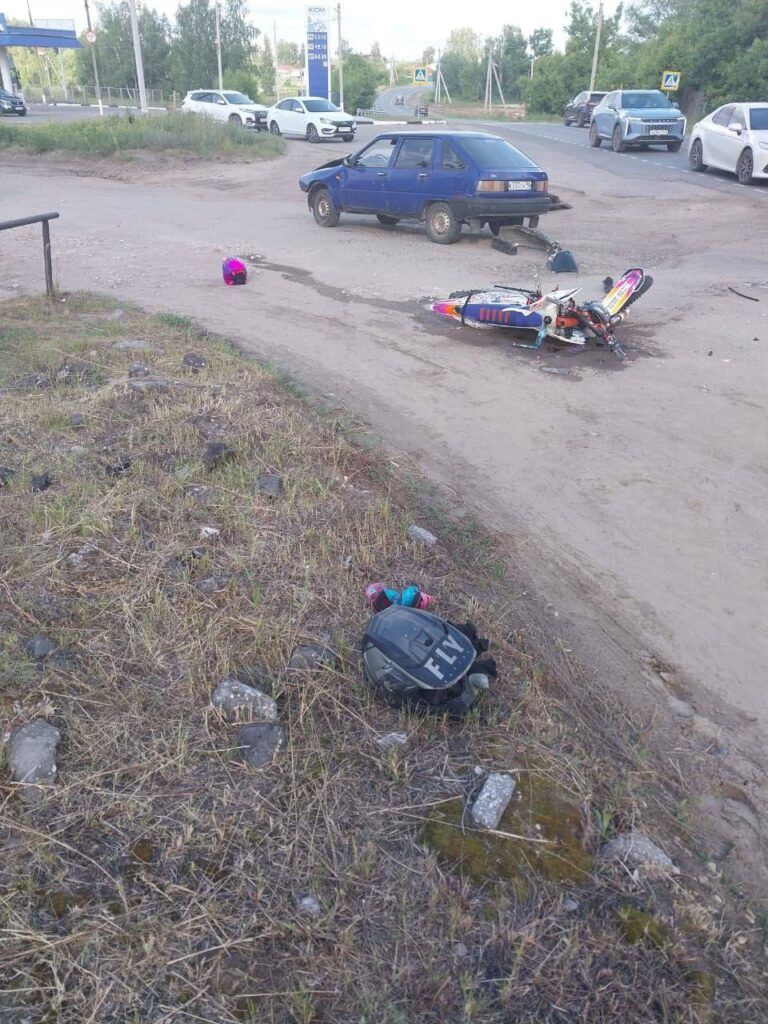 17-летний пассажир погиб при столкновении мотоцикла с легковушкой под Рязанью
