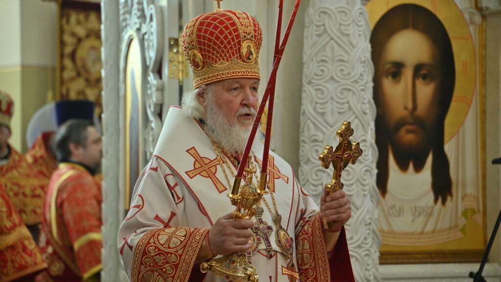 Патриарх Кирилл возглавил чин великого освящения основного придела храма, посвящённого Покрову Пресвятой Богородицы.
