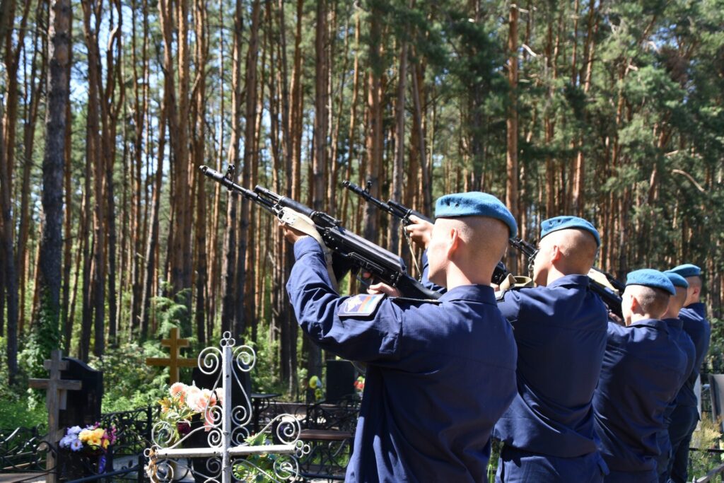 В Спасском районе простились с погибшим на СВО Сергеем Самсоновым