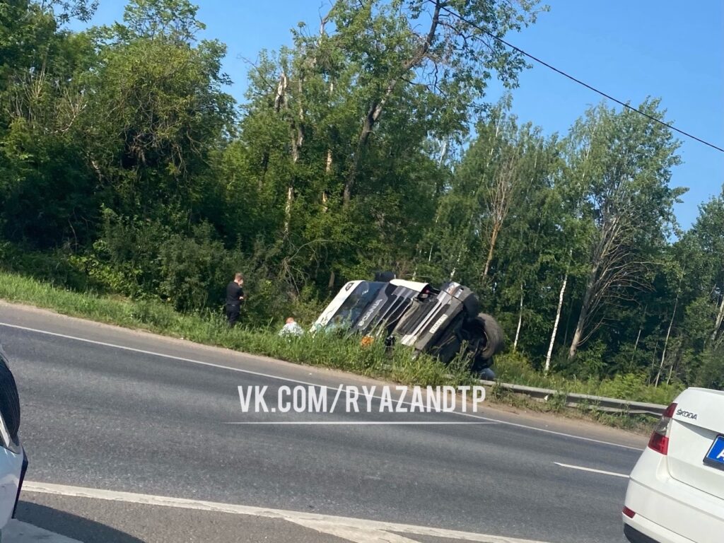 Маршрутка попала в ДТП на трассе М5 в Рыбновском районе