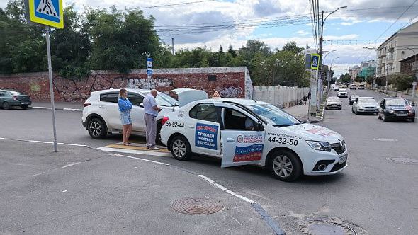 В Рязани в ДТП попала учебная машина