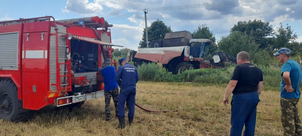 В Старожиловском районе загорелся комбайн В Старожиловском районе загорелся комбайн Инцидент произошел в поле вблизи деревни Соболево.