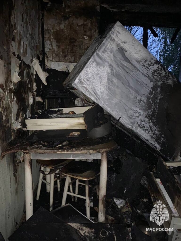 Причиной пожара на улице Бирюзова в Рязани стал неисправный холодильник Площадь пожара составила 6 квадратных метров, люди не пострадали.