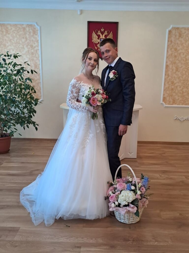 ЗАГС опубликовал подборку фотографий свадеб прошлой недели