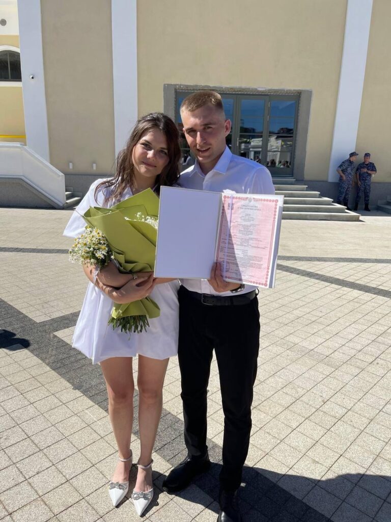 Рязанский ЗАГС показал фото свадеб прошлой недели Неделя с 8 по 14 июля стала богатой на свадебные торжества.
