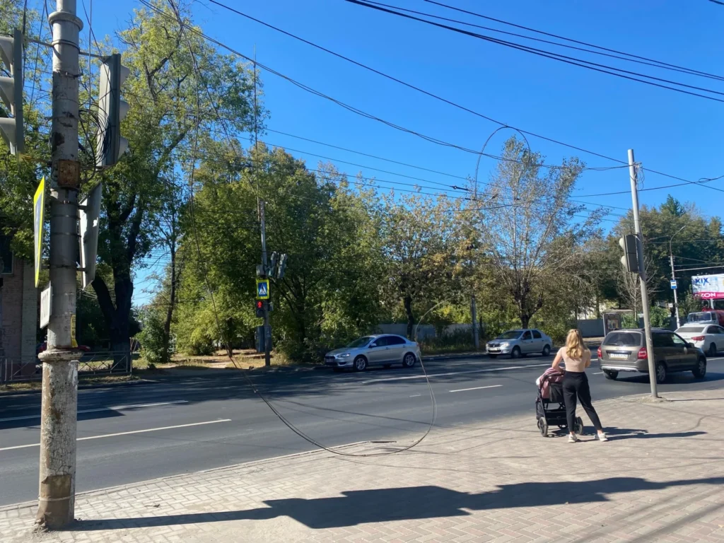 На Куйбышевском шоссе затруднено движение из-за ремонта проводов