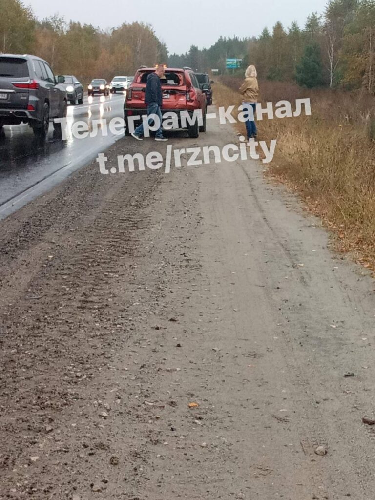 В Рязани столкнулись рейсовый автобус "Рязань-Касимов" и легковой автомобиль