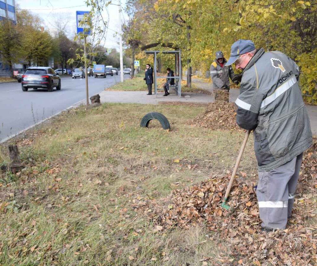 Работники РНПК помогают в подготовке города Рязани к зиме