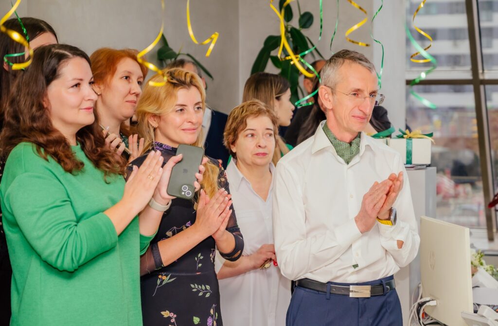 ГК «Зелёный сад» отметила своё 24-летие ГК «Зелёный сад» отметила своё 24-летие Праздник состоялся в офисе строительной компании.