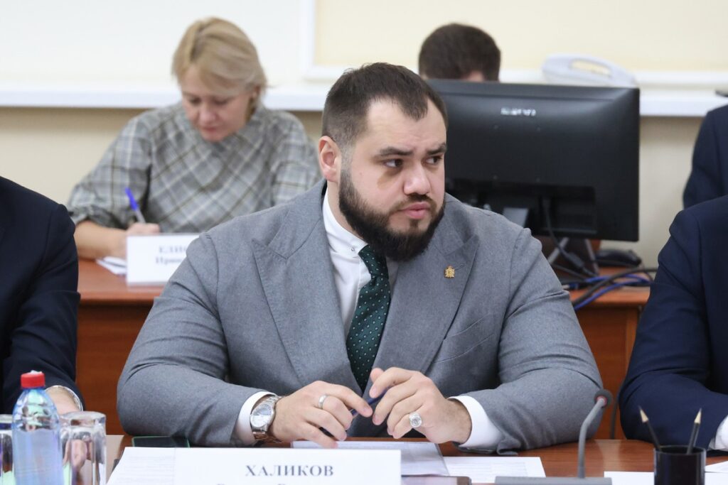 Губернатор Павел Малков провел очередное заседание правительства Рязанской области Губернатор Павел Малков провел очередное заседание правительства Рязанской области В ходе заседания обсудили новые назначения, подготовку региона к Новому году, реализацию нацпроектов и многое другое.