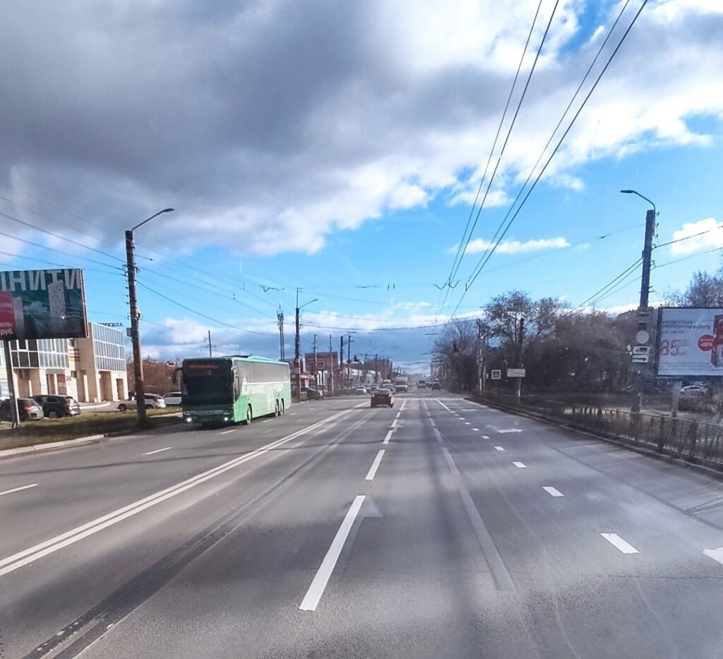 Водители заметили дополнительные полосы движения на Московском шоссе