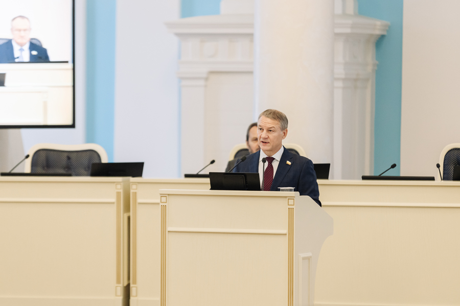 В Рязанской областной Думе подвели итоги осенней сессии На следующий год удалось заложить дополнительно 20 млн на выплату многодетным семьям денежной компенсации взамен положенного земельного участка.