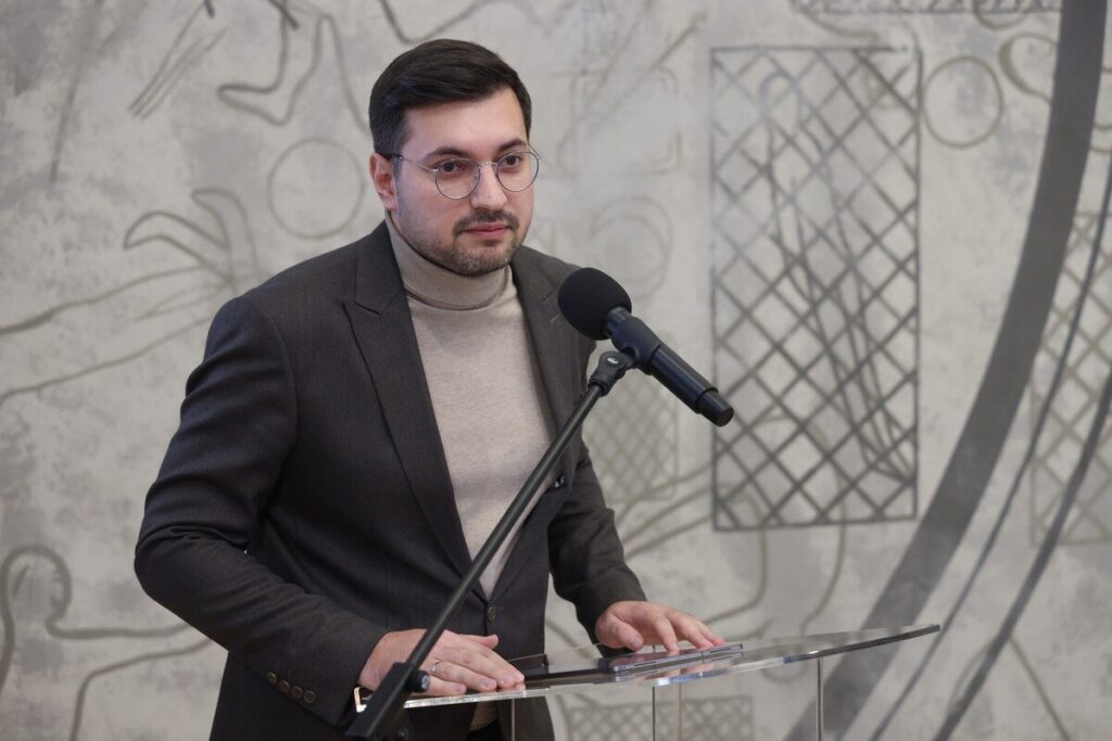 В Рязанской области обсудили реализацию национального проекта «Культура» Благодаря нацпроекту поддержано более 10 тысяч творческих инициатив, оцифрованы книжные реликвии, специалисты отрасли повышают квалификацию на базе центров непрерывного образования.