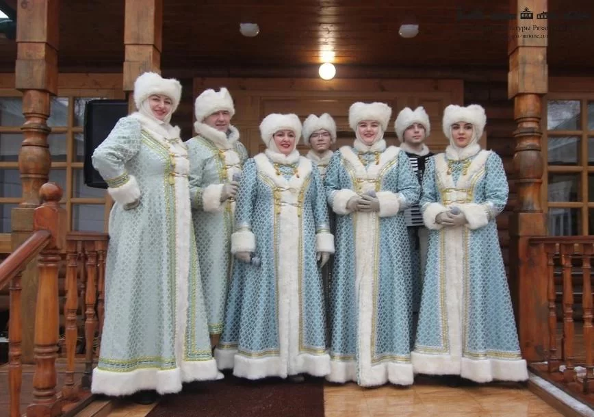 Рязанцев приглашают провести новогодние праздники в Константиново Рязанцев приглашают провести новогодние праздники в Константиново «Страна березового ситца» и родина Сергея Есенина, предлагает насыщенную программу новогодних мероприятий для всей семьи.