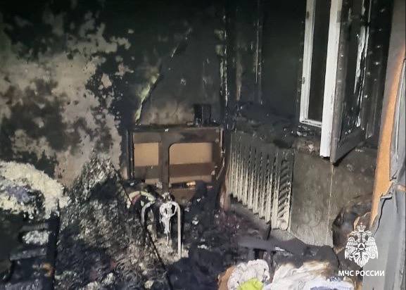 Появились фотографии с пожара, где погибли две женщины Появились фотографии с пожара, где погибли две женщины Квартира загорелась в 18:25