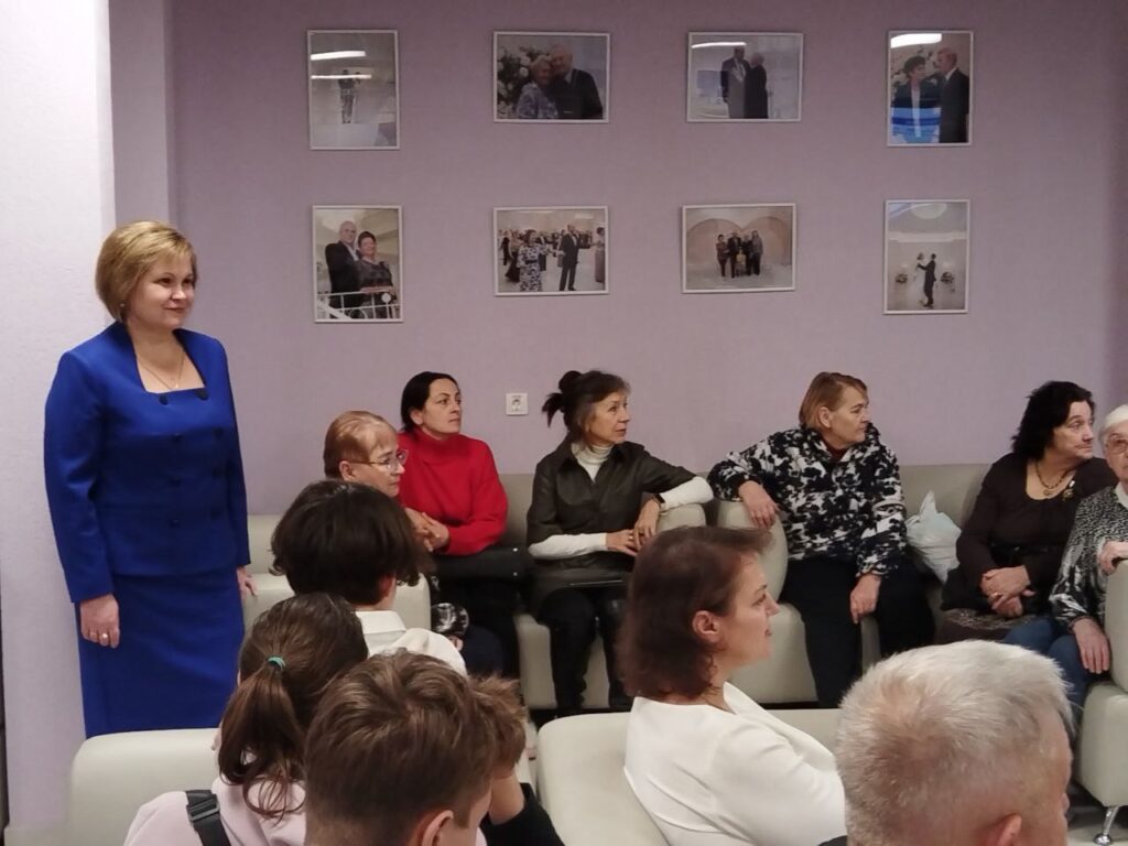 Рязанский ЗАГС отпраздновал свое 107-летие Рязанский ЗАГС отпраздновал свое 107-летие Начальник главного управления ЗАГС Елена Сорокина открыла выставку фотографий самых ярких семейных мероприятий.