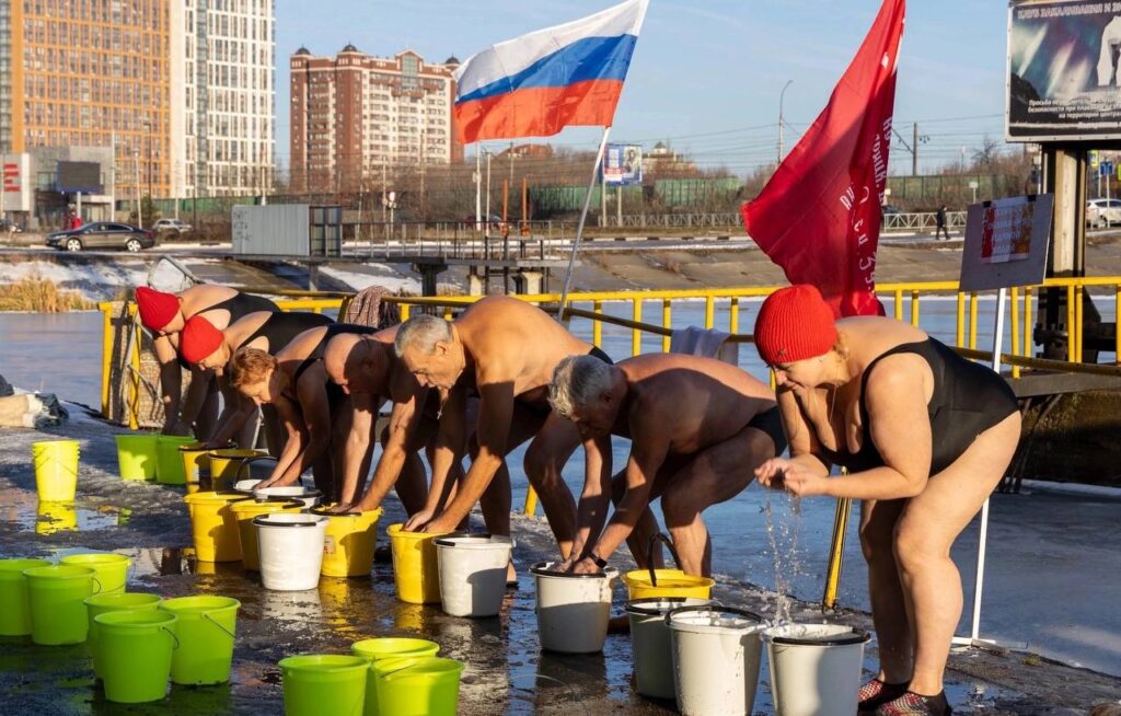 В Рязанской области прошел фестиваль закаливания и зимнего плавания «Энергия холода 2024» Свои таланты показали и юные участники соревнований в детском заплыве.
