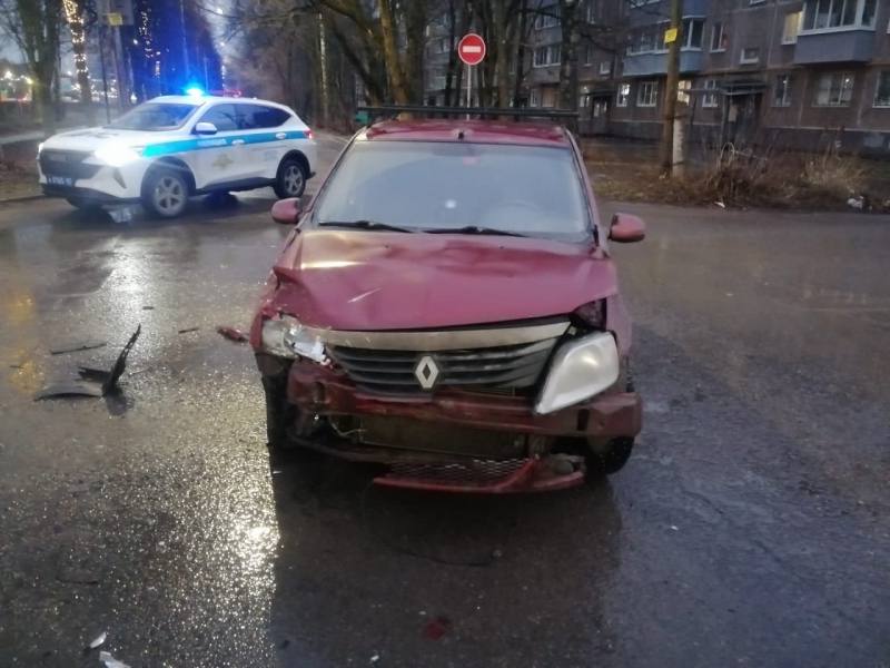 В ДТП на Московском шоссе пострадали два человека Всего с 17 по 19 января в Рязанской области зарегистрировано 78 ДТП с причинением материального ущерба автовладельцам.