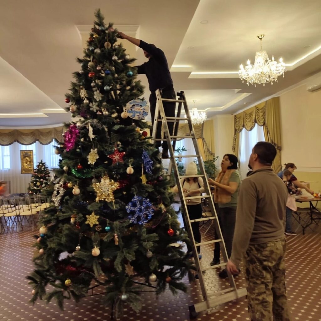 Появились фото с рождественских богослужений в рязанских храмах Появились фото с рождественских богослужений в рязанских храмах Рязанцы делятся фотографиями празднования Рождества Христова.