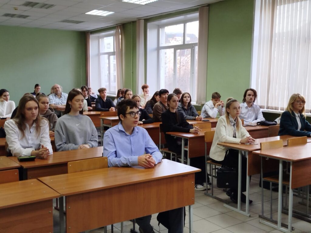 В Рязани прошел региональный этап Всероссийской олимпиады школьников по химии В Рязани прошел региональный этап Всероссийской олимпиады школьников по химии Учащиеся школ выполнили химические опыты на оборудованных персональных рабочих местах.